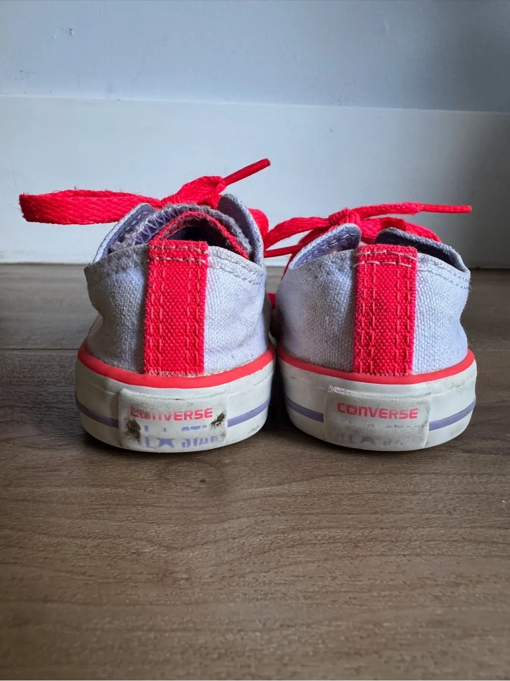Converse Chuck Taylor All Star Sneakers • Toddler 4 • Pale Lavendar & Neon Pink
